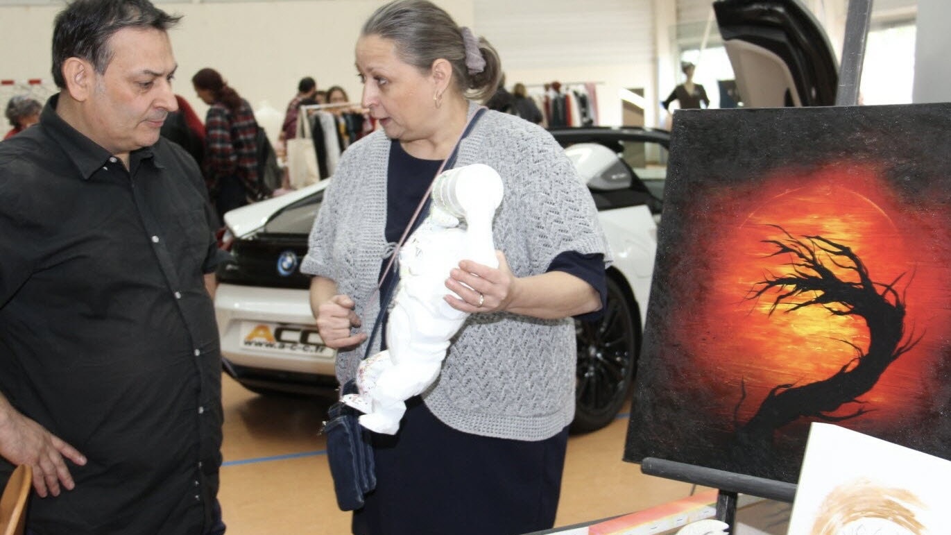 Les artistes, créateurs et artisans en salon.