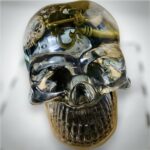 Le Skull version 12, une création en résine époxy.