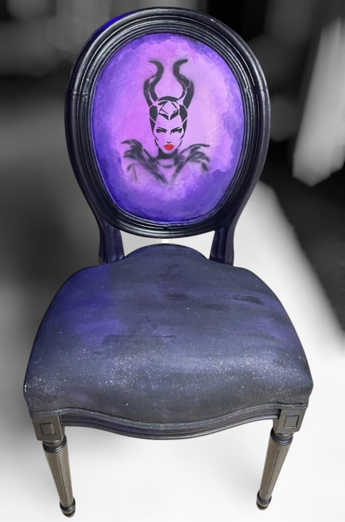 Une chaise baroque rénovée pour une cliente.