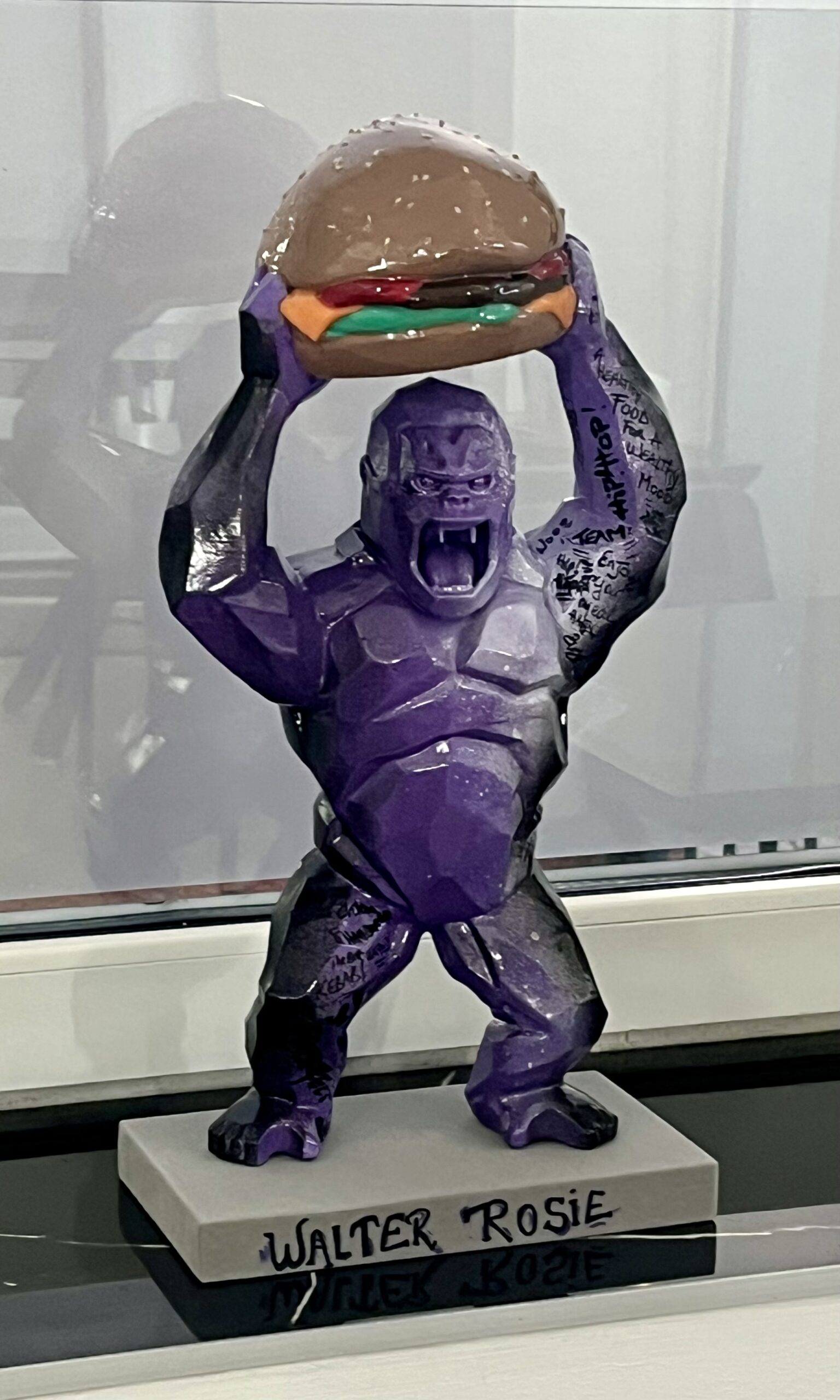 Le Mickey Street, une réalisation en impression 3D customisée par Rosie. Le Street Kong version 6, une réalisation en impression 3D personnalisée et customisée par Rosie.