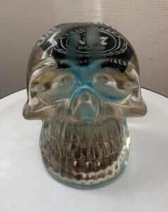 Le Skull version 15, une réalisation en résine époxy.